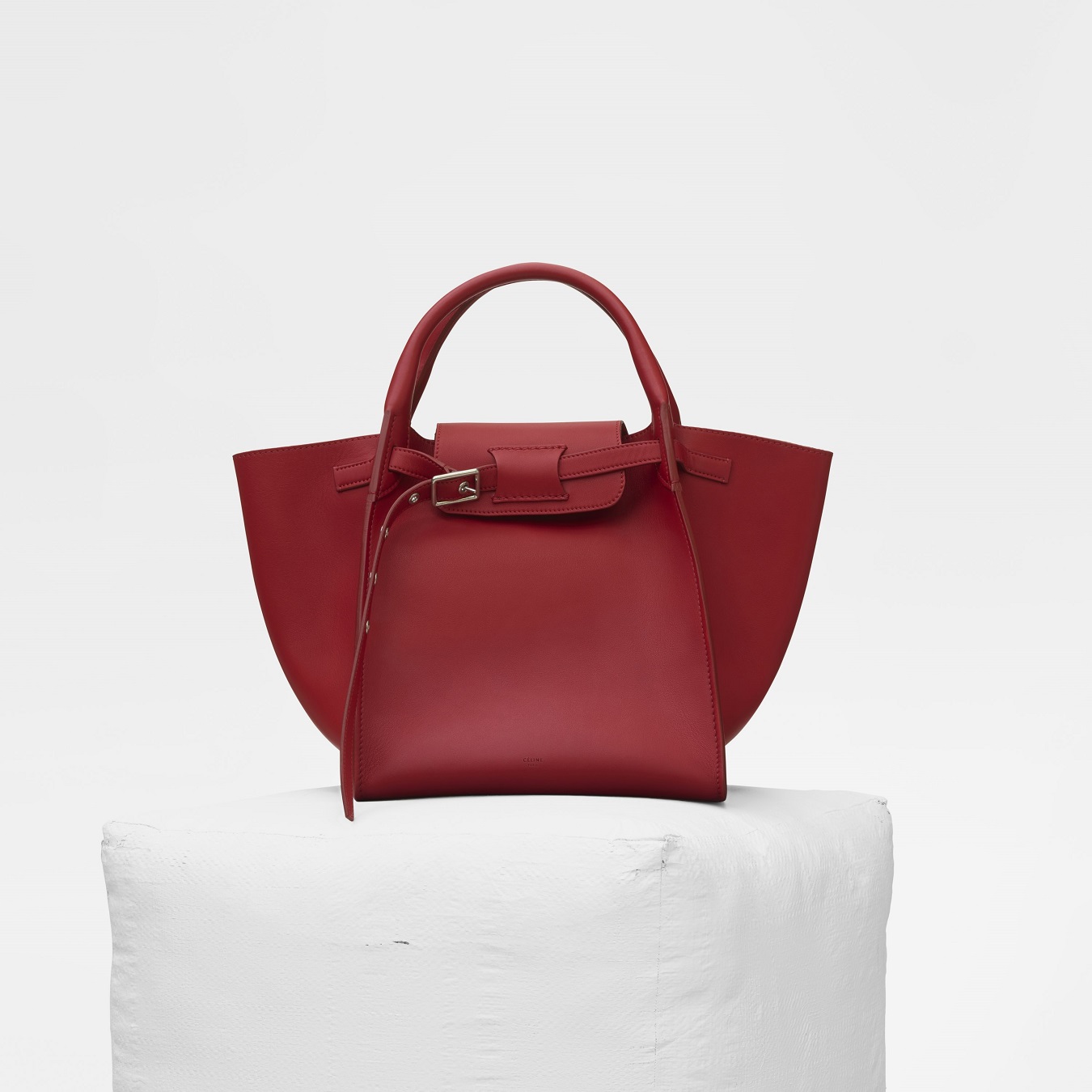 BIG BAG(小)正紅色小牛皮肩背提包 $94,000 - JAZKO